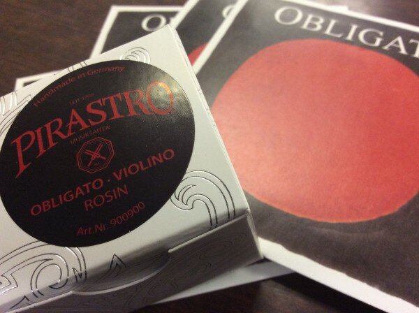 Obligato rosin with strings